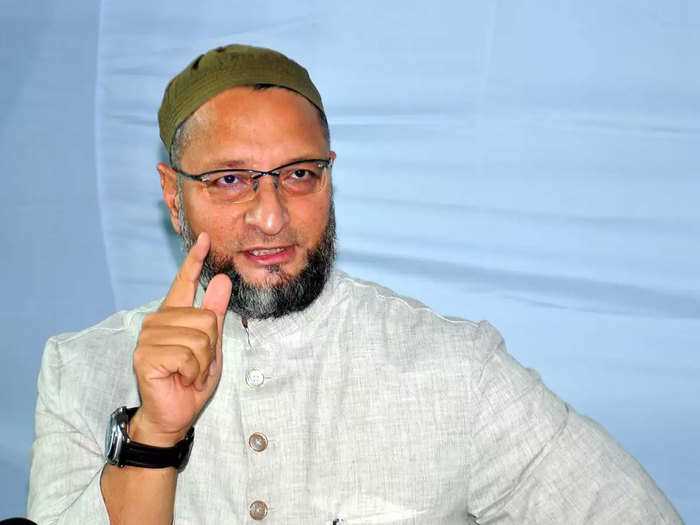 उत्तर प्रदेश में ओवैसी की दरगाह यात्रा को लेकर बीजेपी-एसबीएसपी में तकरार उत्तर प्रदेश में ओवैसी की दरगाह यात्रा को लेकर बीजेपी-एसबीएसपी में तकरार